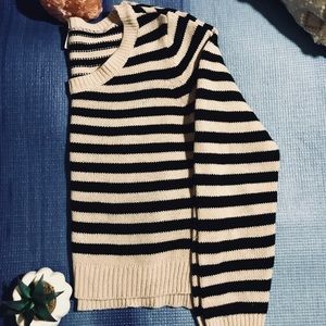 Back and Tan Stripped Sweater🖤